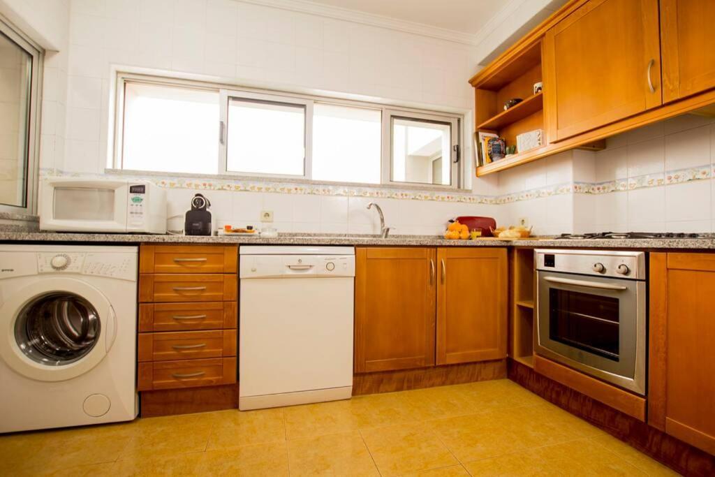 아베이루 Casa Da Torre Com Garagem Gratuito 아파트 외부 사진